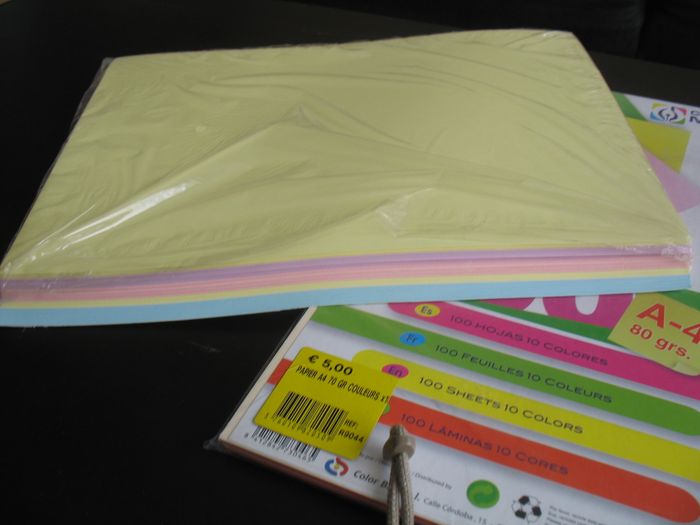 LOT DE 213 FEUILLES A4 - DIVERSES COULEURS - 80 GR - n°34 - photo numéro 2