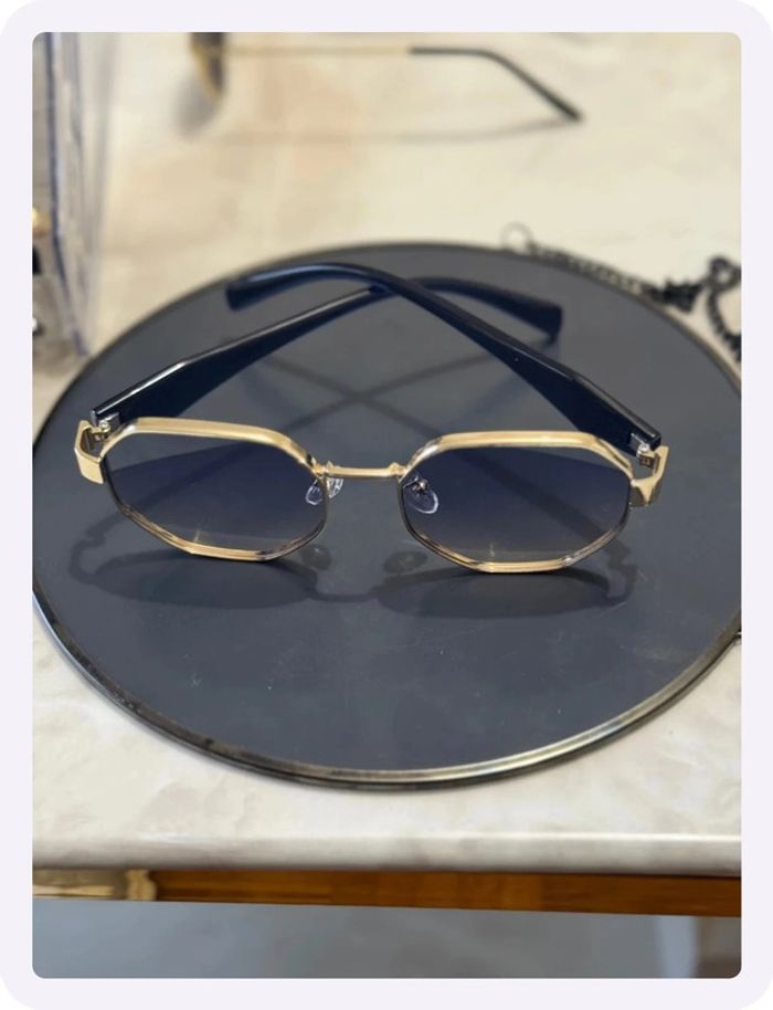 Lunette de soleil octogonale bleue - photo numéro 3