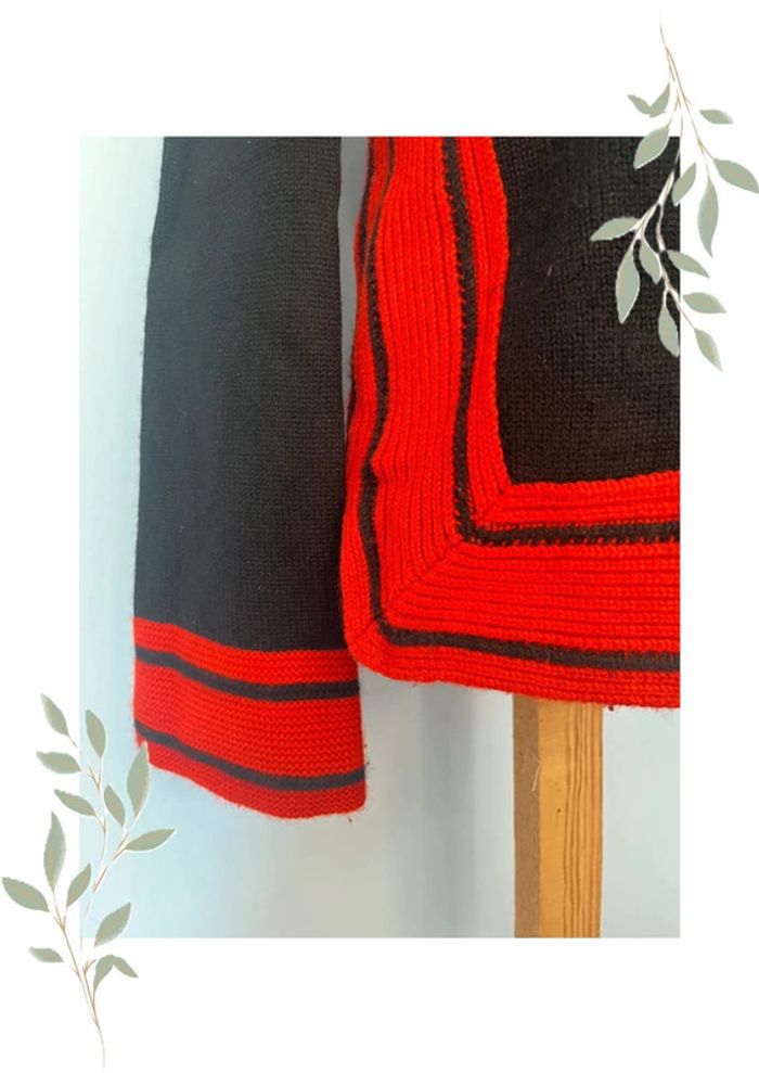 Pull Noir à Bandes Rouges – Alexander McQueen – Taille L 🖤 - photo numéro 2