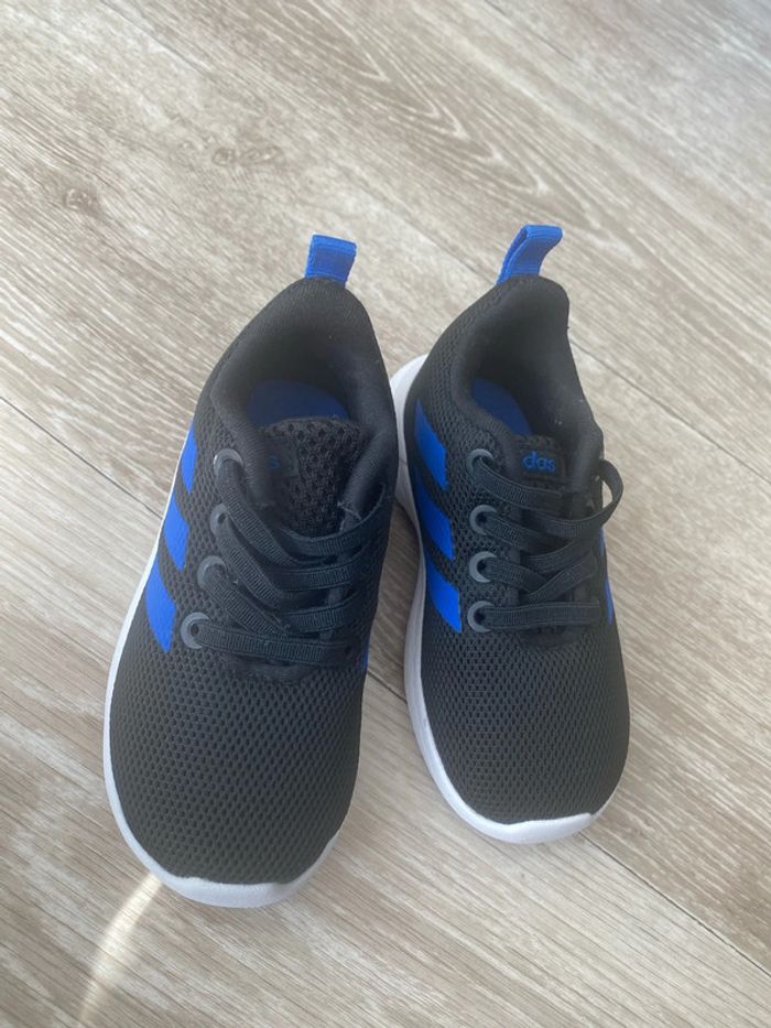 Basket adidas taille 22 neuve - photo numéro 2