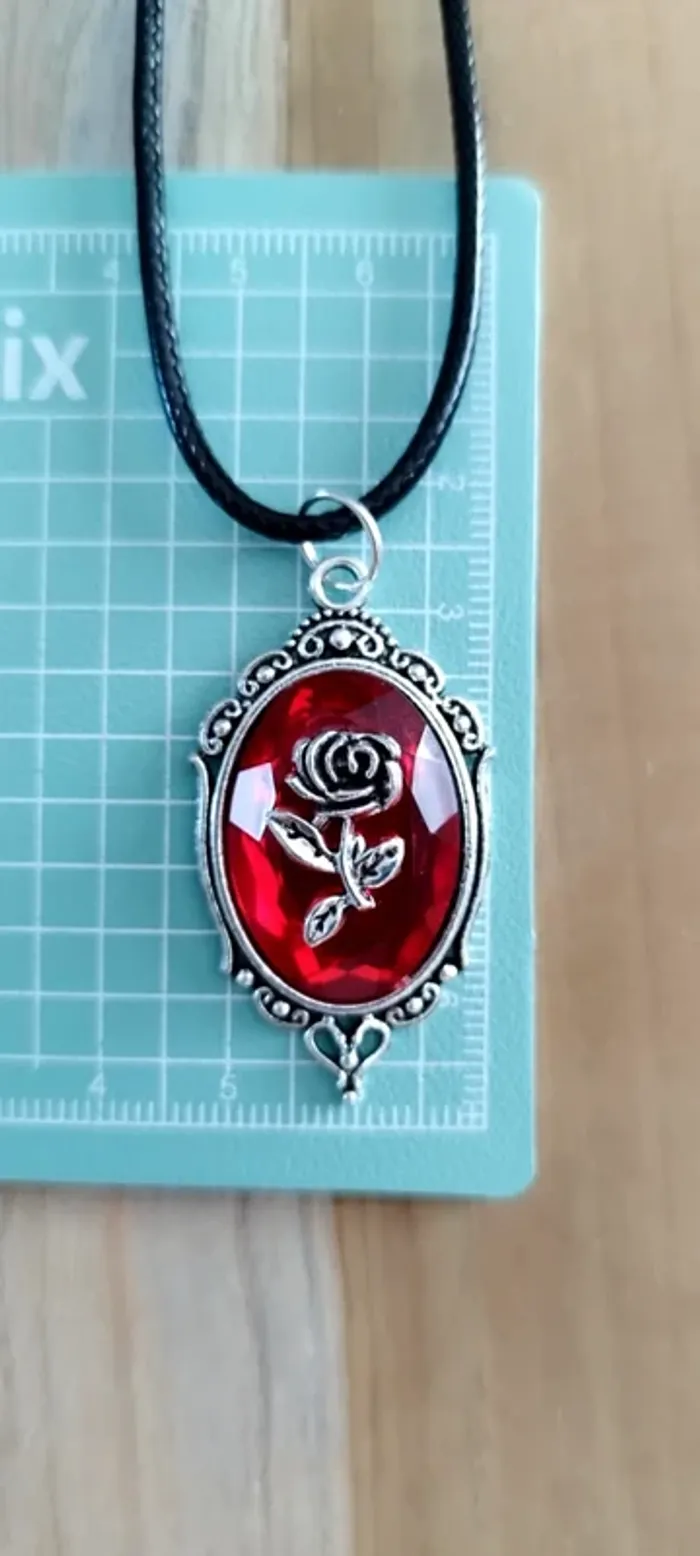 Collier pendentif type camée fleur - photo numéro 3