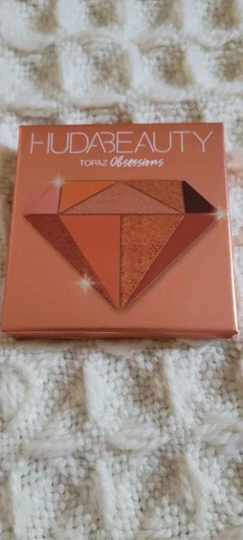 Topaz obsessions huda beauty