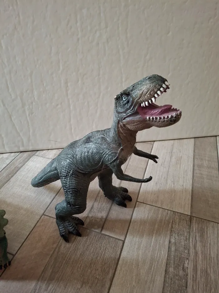 Lot de 4 dinosaures - photo numéro 2