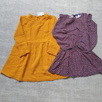 Lot de 2 robes 6 ans . Neuf