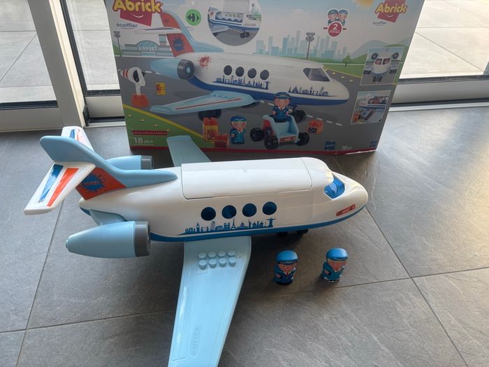 Jouets Ecoiffier - Avion 3155 - Happy Jet Abrick + 2 Personnages - photo numéro 2
