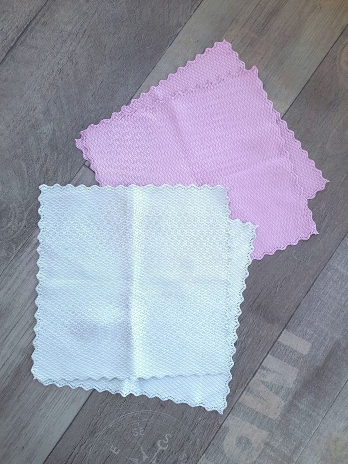Lot 4 chiffons de nettoyage en microfibre, neufs - photo numéro 2