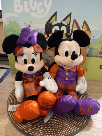 2 peluches Minnie et Mickey édition halloween 2021