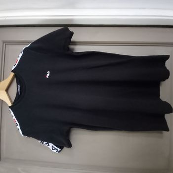 tshirt fila - M - très bon état