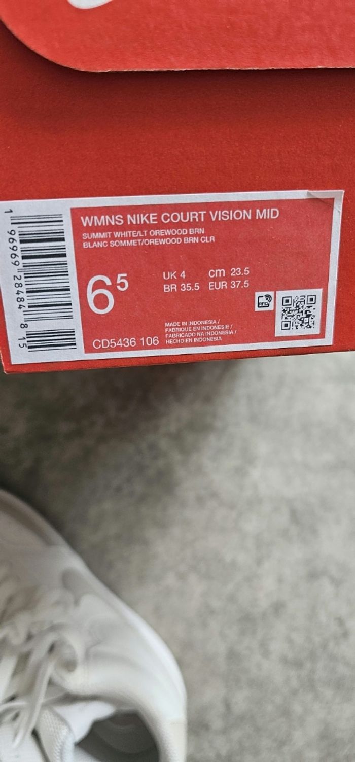 Superbe Basket montantes Nike Neuf - photo numéro 7