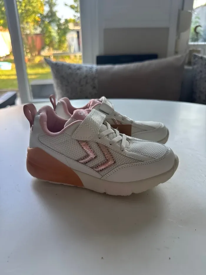 Baskets Hummel lumineuses blanches et roses – Taille 33 - photo numéro 4