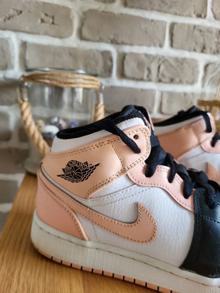 Baskets Nike Jordan 1 Mid Black Toe orange arctique - banc noir et rose, excellent état - photo numéro 9