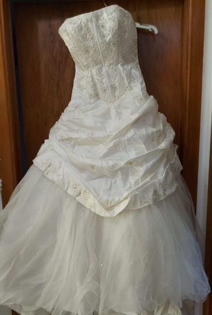 MAGNIFIQUE ROBE DE MARIEE T. 38 - photo numéro 3