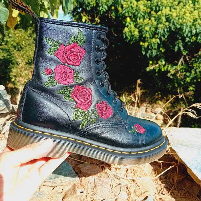 Dr. Martens Vonda roses brodées 37 - photo numéro 5