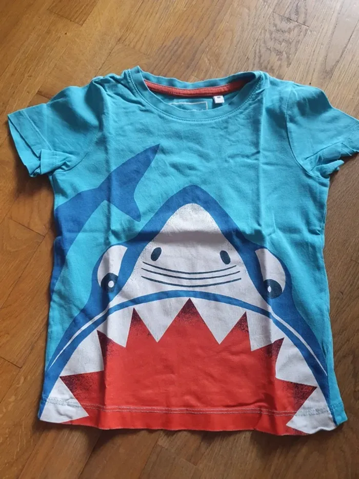Tee shirt