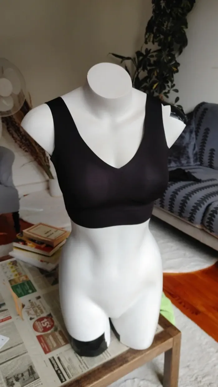 Soutien gorge brassière noir en nylon polyamide invisible - photo numéro 10