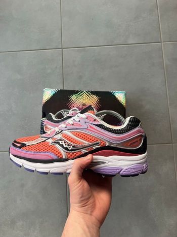 Saucony pro grid omni 9 