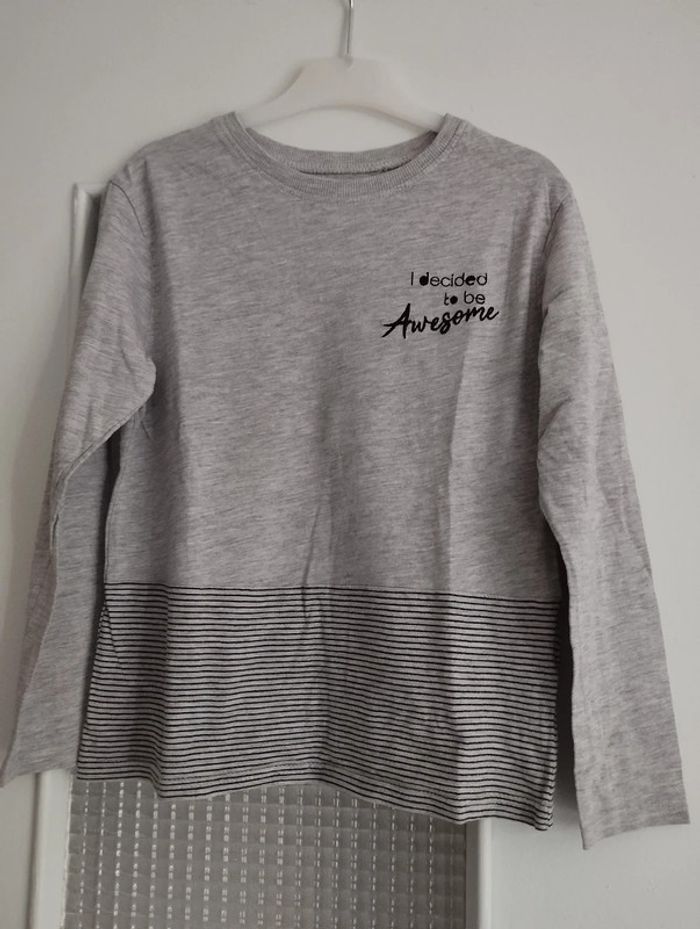 Lot 3 Tee shirts Kiabi taille 8 ans - photo numéro 4