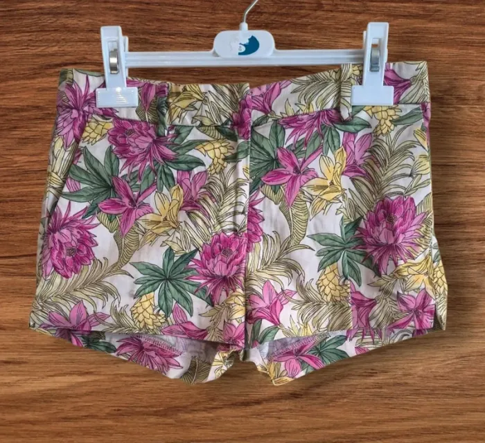 🌺 Short fleuri tropical - Taille 34 🌴