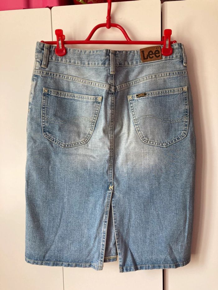 Jolie jupe en jeans taille 38 - photo numéro 2