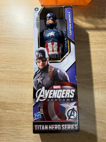 Figurine captain america 