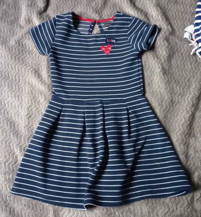 Robe marine rayé blanc t 6