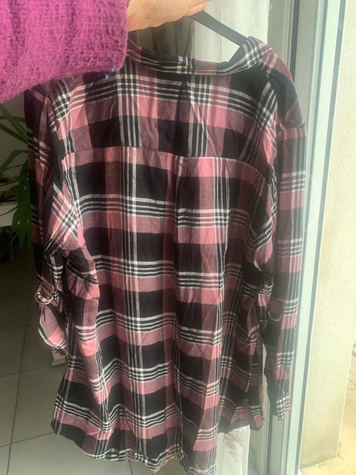 Très jolie blouse à carreaux - photo numéro 4