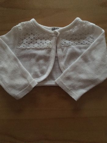 Boléro blanc Gémo 6 mois