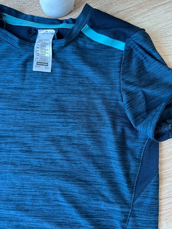 T shirt bleu décathlon 5/6 ans - photo numéro 3
