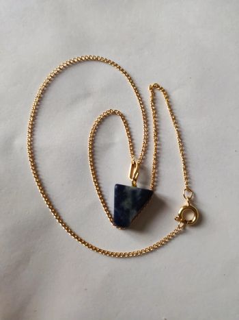 Collier pendentif en pierre lapis-lazuli