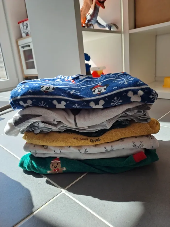 Lot de pyjamas 24 mois - photo numéro 2