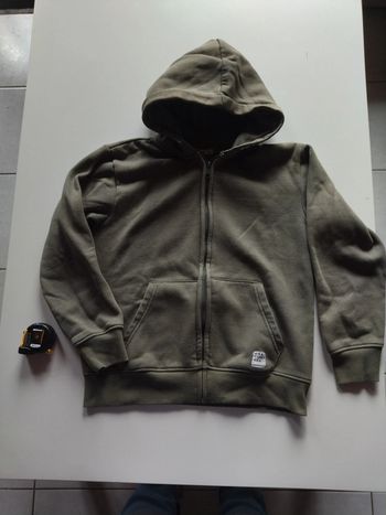 Gilet zippé à capuche