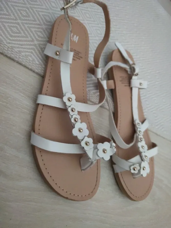 Sandales ouverte fleur 35 h&M - photo numéro 2