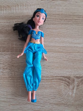 Poupee jasmine 