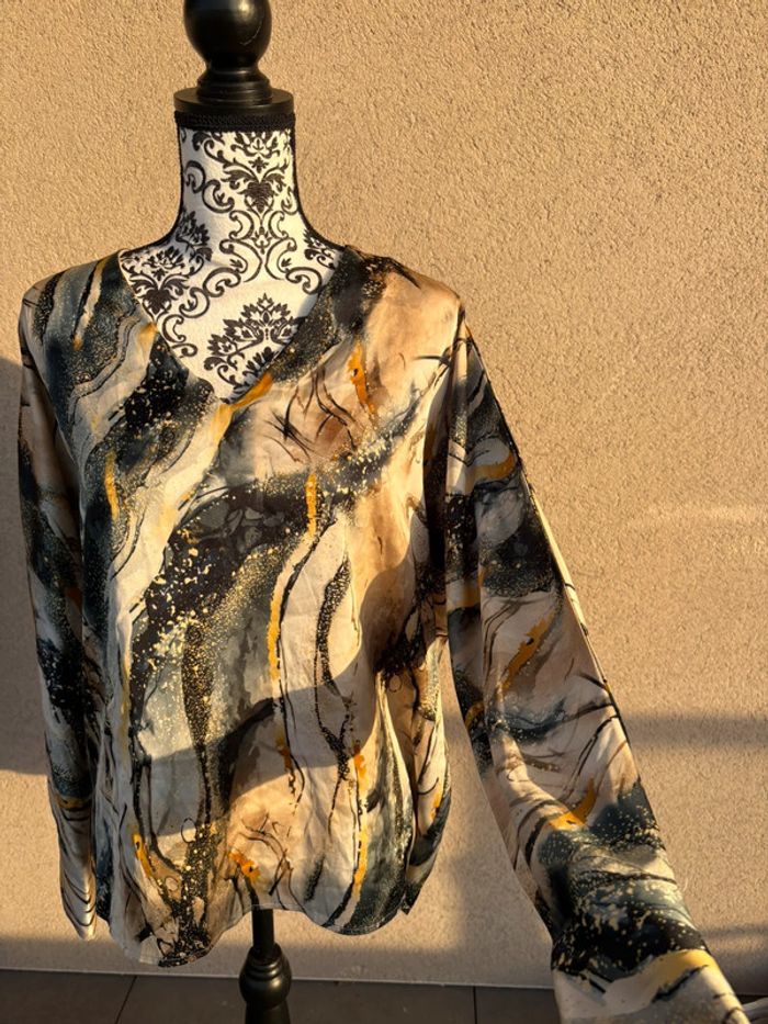 Magnifique blouse unika neuve sans étiquette, taille 40 (L) femme