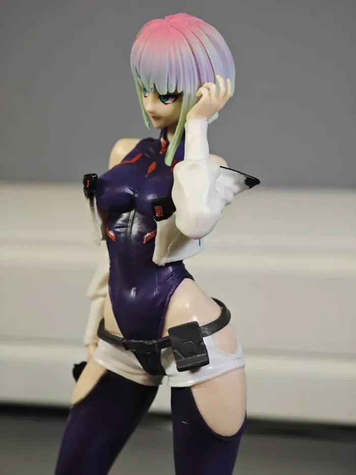 Figurine CyberPunk Edgerunners : Lucy 21cm neuve avec boîte - photo numéro 8