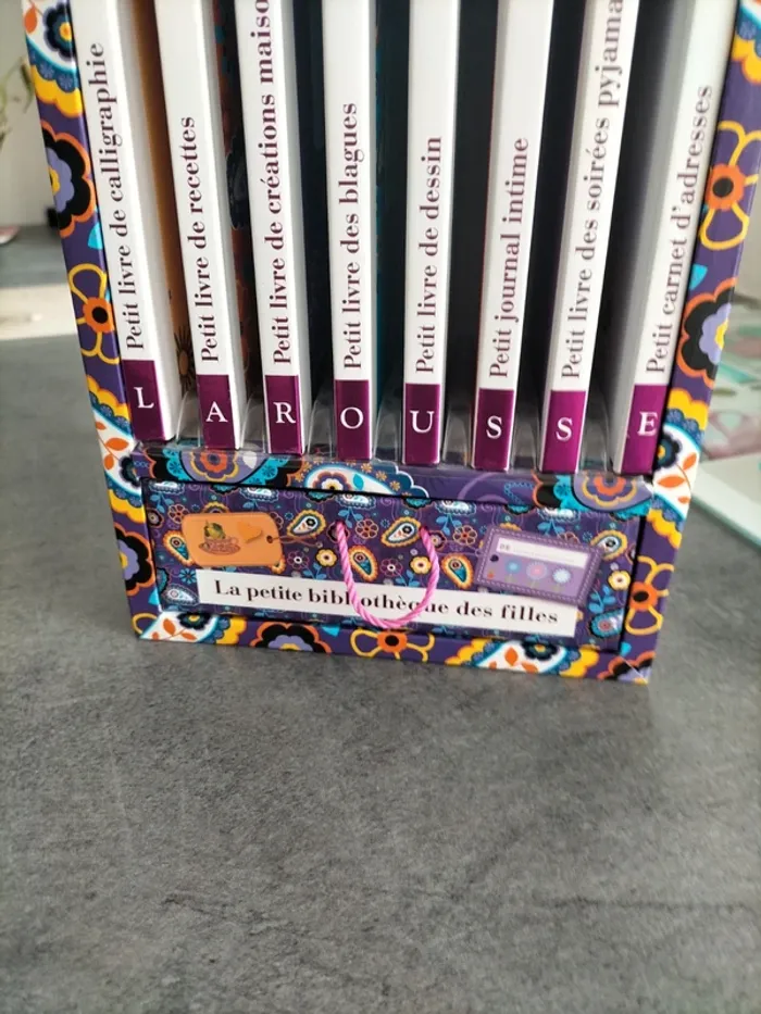 Coffret la petite bibliothèque des filles - photo numéro 5