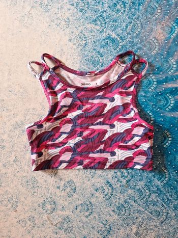 Brassière  crop top court sport  6 ans