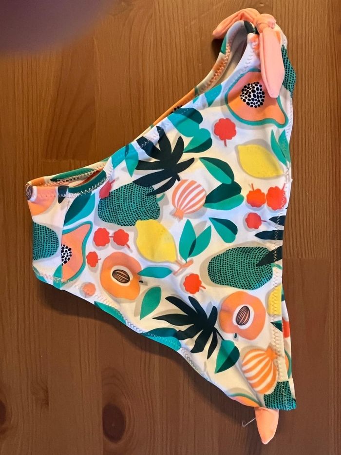 NEUF (non porté) 🏷🩷🩷🩷 superbe maillot de bain 2 pièces 10 ans fille🩷🩷🩷 - photo numéro 4