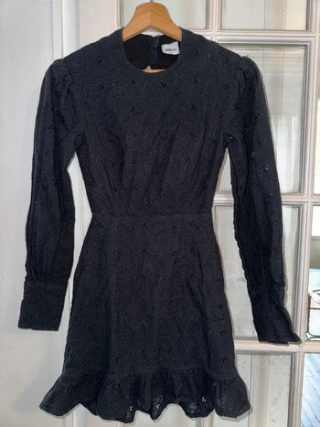 Robe broderies anglaises jane wood  Taille 1  Valeur 149 euros