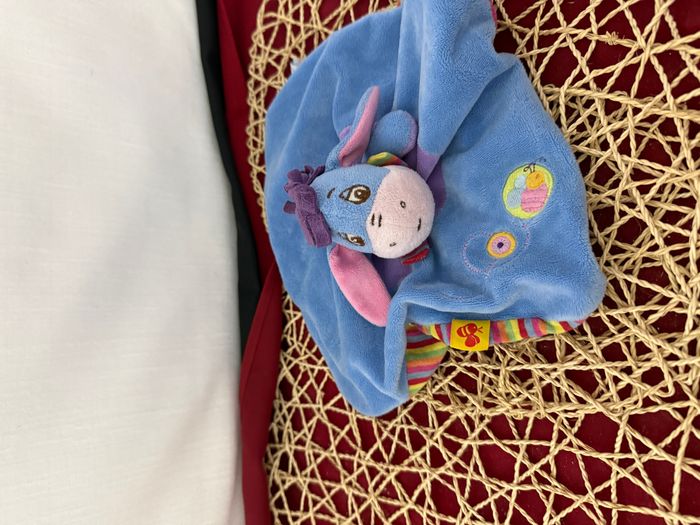 Doudou plat Bourriquet DISNEY BABY marionnette abeille - photo numéro 3