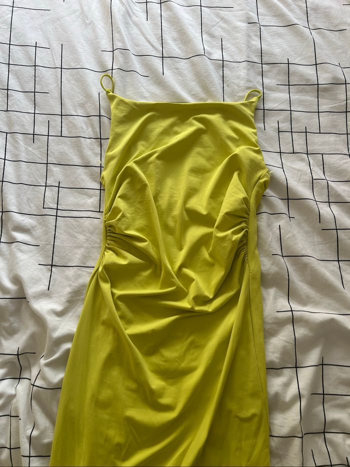 Robe longue jaune Zara