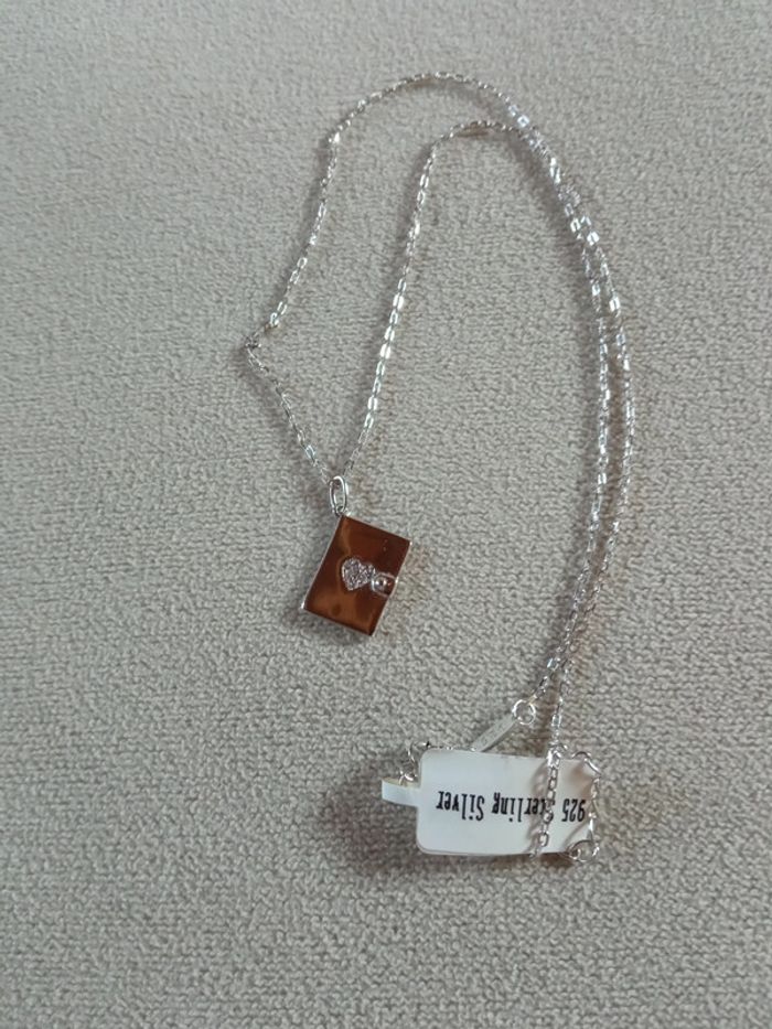 Collier "livre"