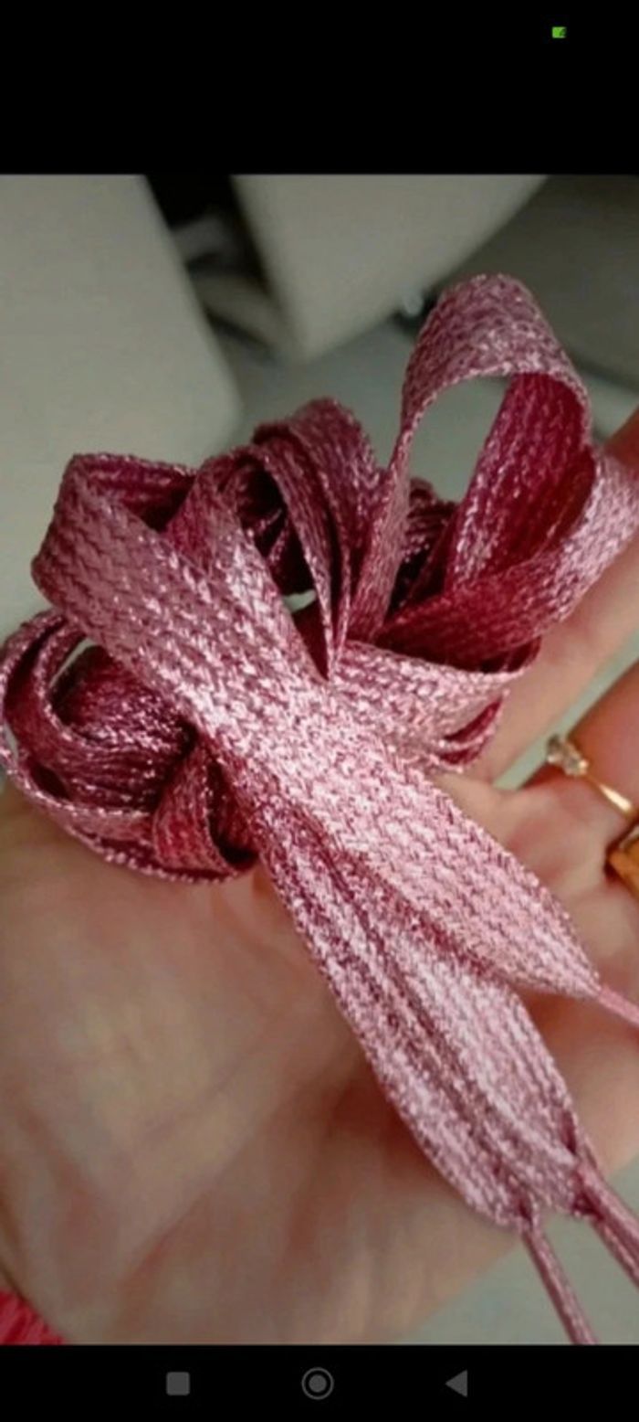 Lacets rose