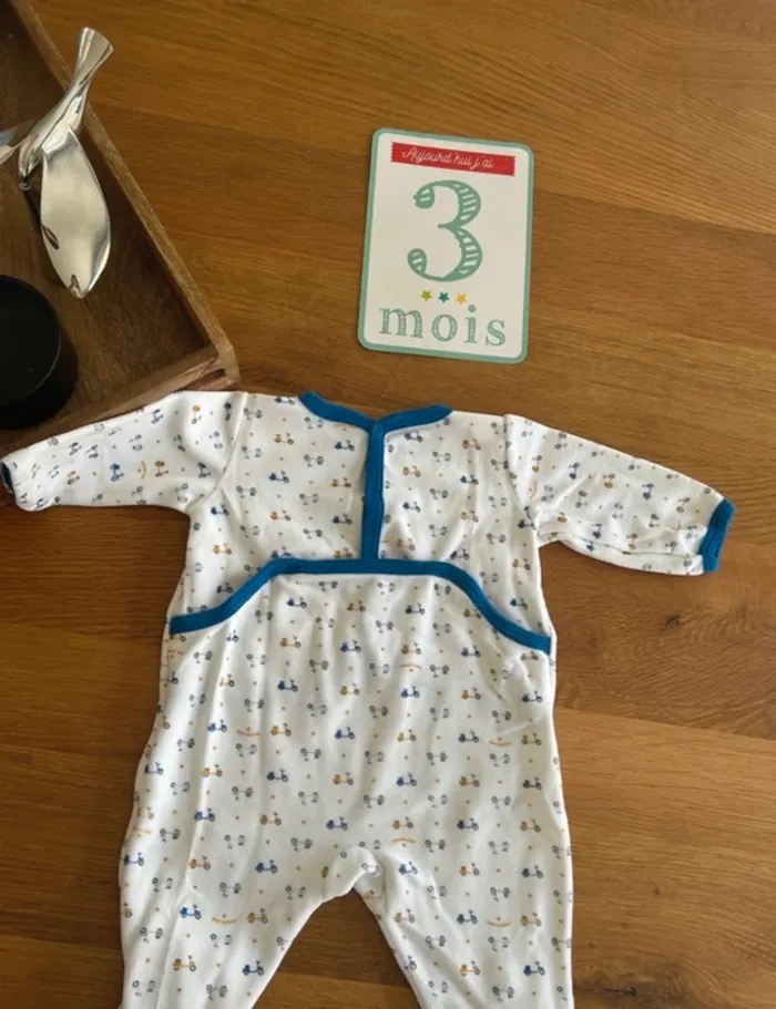Pyjama 3 mois - photo numéro 3
