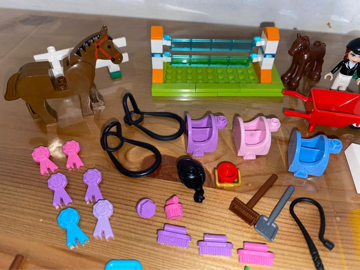 Lot de + de 150 pièces lego sur le thème de l’équitation. - photo numéro 2