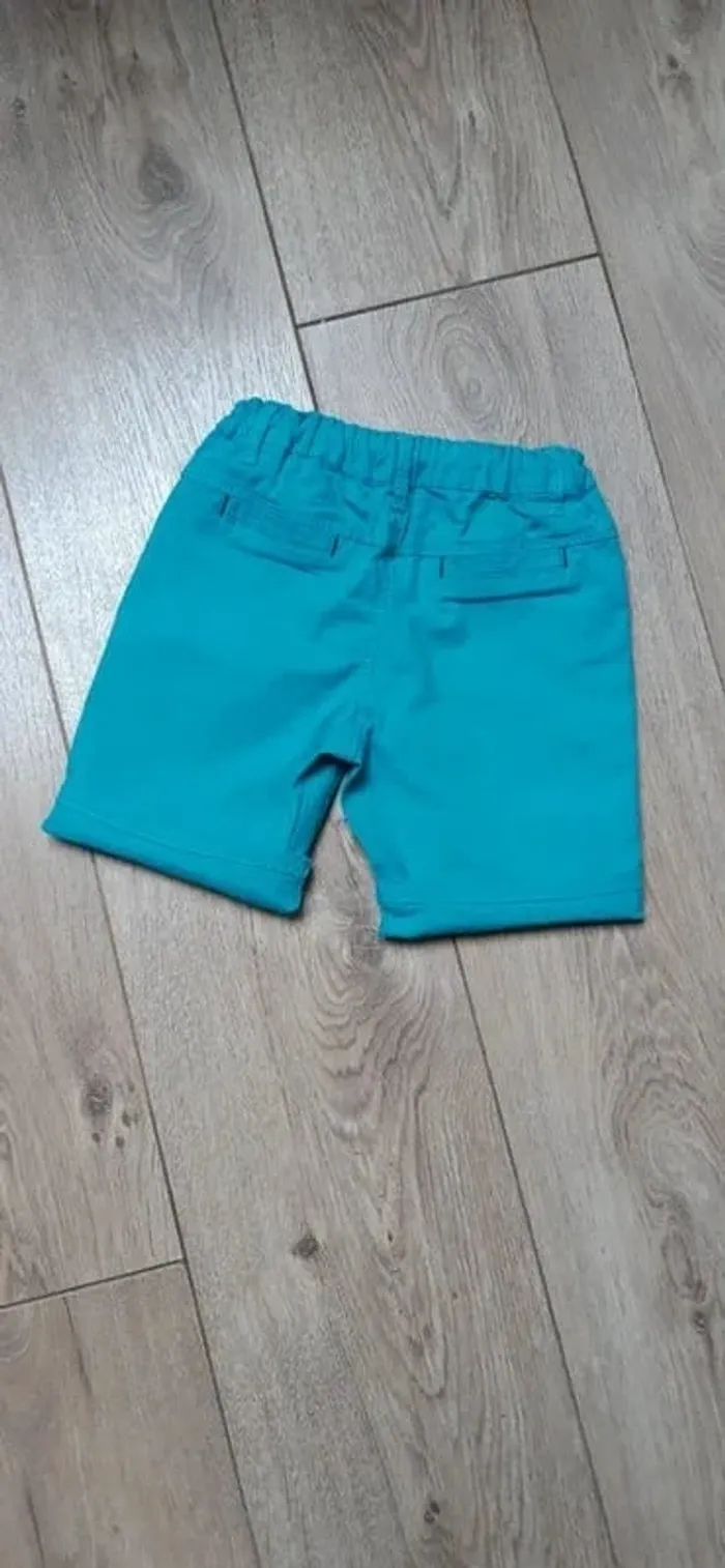 Short obaibi (okaidi) bleu turquoise 3 ans en parfait état - photo numéro 2