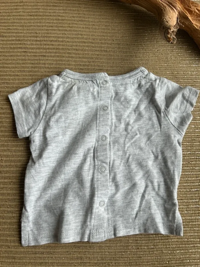 T-shirt taille 1 mois - photo numéro 5