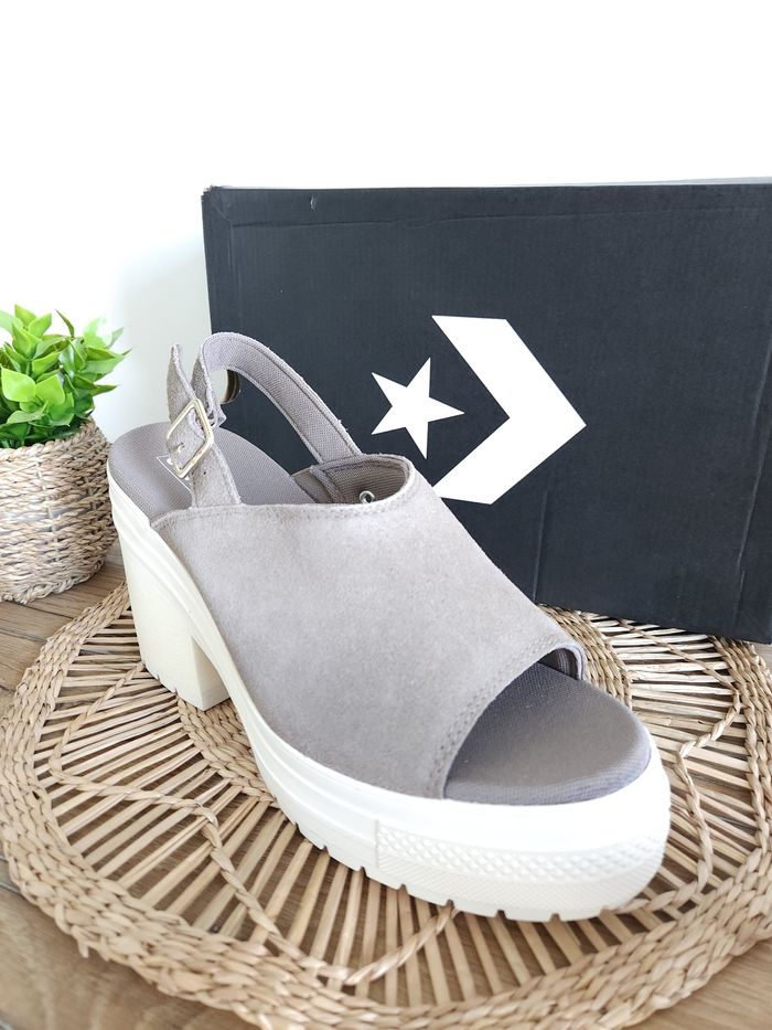 Sandales à talons compensés en daim Taupe Converse Pointure 42 - photo numéro 2