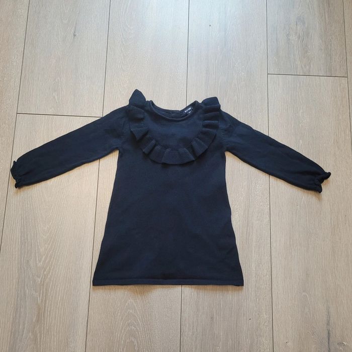 Tres jolie robe noir en laine. Fille 18 mois. Marque Kiabi