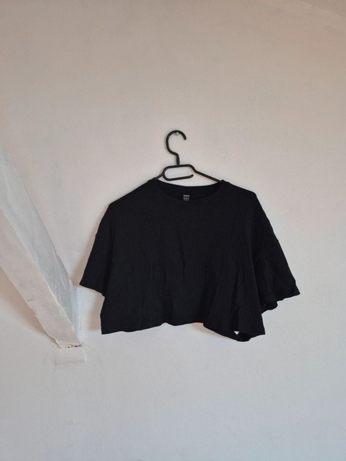 Tee-shirt court